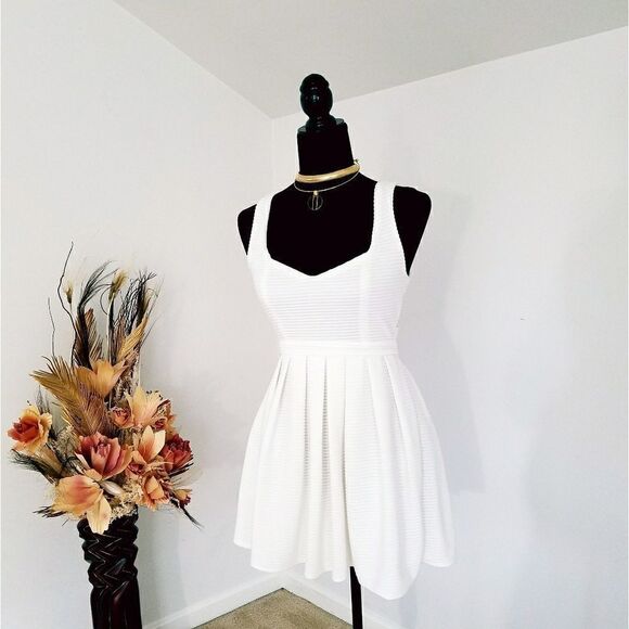 L'ATISTE dress  - Picture 5 of 11